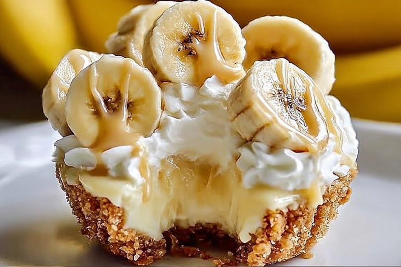 no bake mini banana cream pies with whipped topping and cookie crust